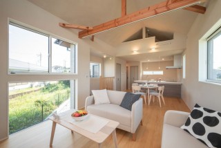 上小山田町６号棟のLDKに家具を設置しました！